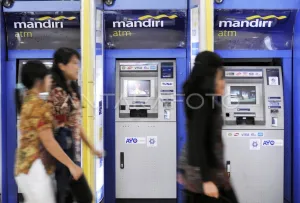 Kredit Perbankan Tembus Rp9...