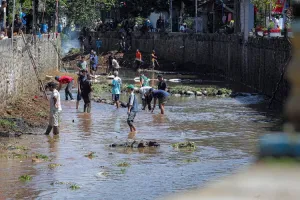 Pemkot Bandung Perkuat Antisipasi Sampah dan Saluran Air  