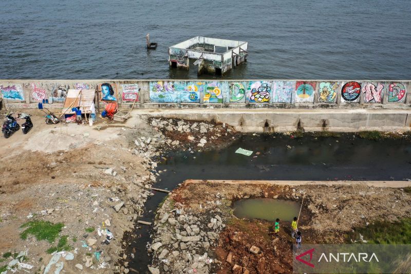 Antisipasi Banjir Rob, Sudin SDA Jakut Bangun Tanggul Mit...