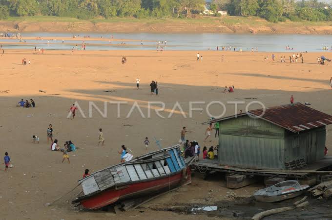 Antisipasi Sungai Kapuas Surut, Pertamina Tambah Armada D...