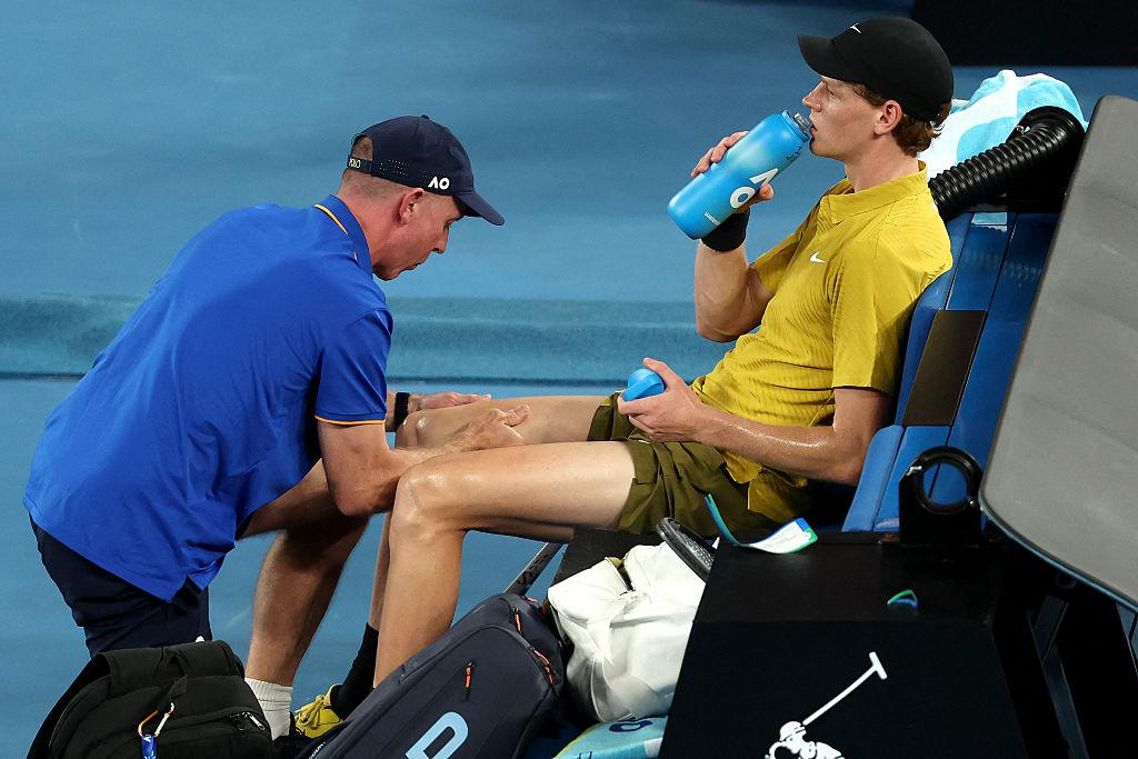 Jannik Sinner Akhiri Musim 2026 Lebih Cepat, Fokus Pulihkan Cedera Lutut