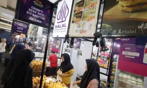 Kembangkan Wisata Halal Ind...