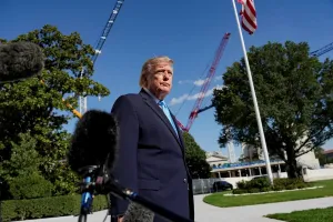 Trump Ungkap Alasan Tarik Semua Pesawat Militer AS dari Pangkalan di Inggris 