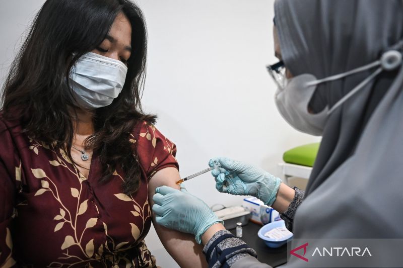 Dokter Ingatkan Pakai Masker untuk Kurangi Risiko Penular...