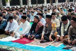 Lombok Timur Gelar Shalat Istisqa, Pemkab Bersama TNI-Polri dan Warga Mohon Turun Hujan.