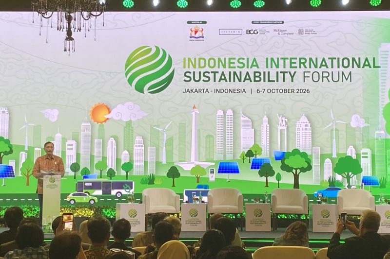 Luhut Yakinkan Investor: Ekonomi Indonesia Tetap Solid, Tak Akan Kolaps
