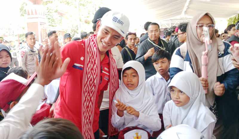 Pembalap Veda Ega dan Mario Aji Sapa Pelajar di Mandalika...