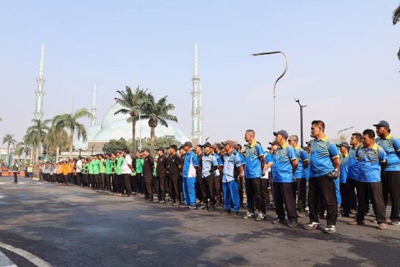 Pemkot Tangerang Kerahkan 600 Petugas untuk Bersihkan Are...