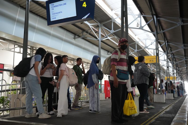Penumpang KA Jarak Jauh di Daop 6 Tembus 10,5 Juta