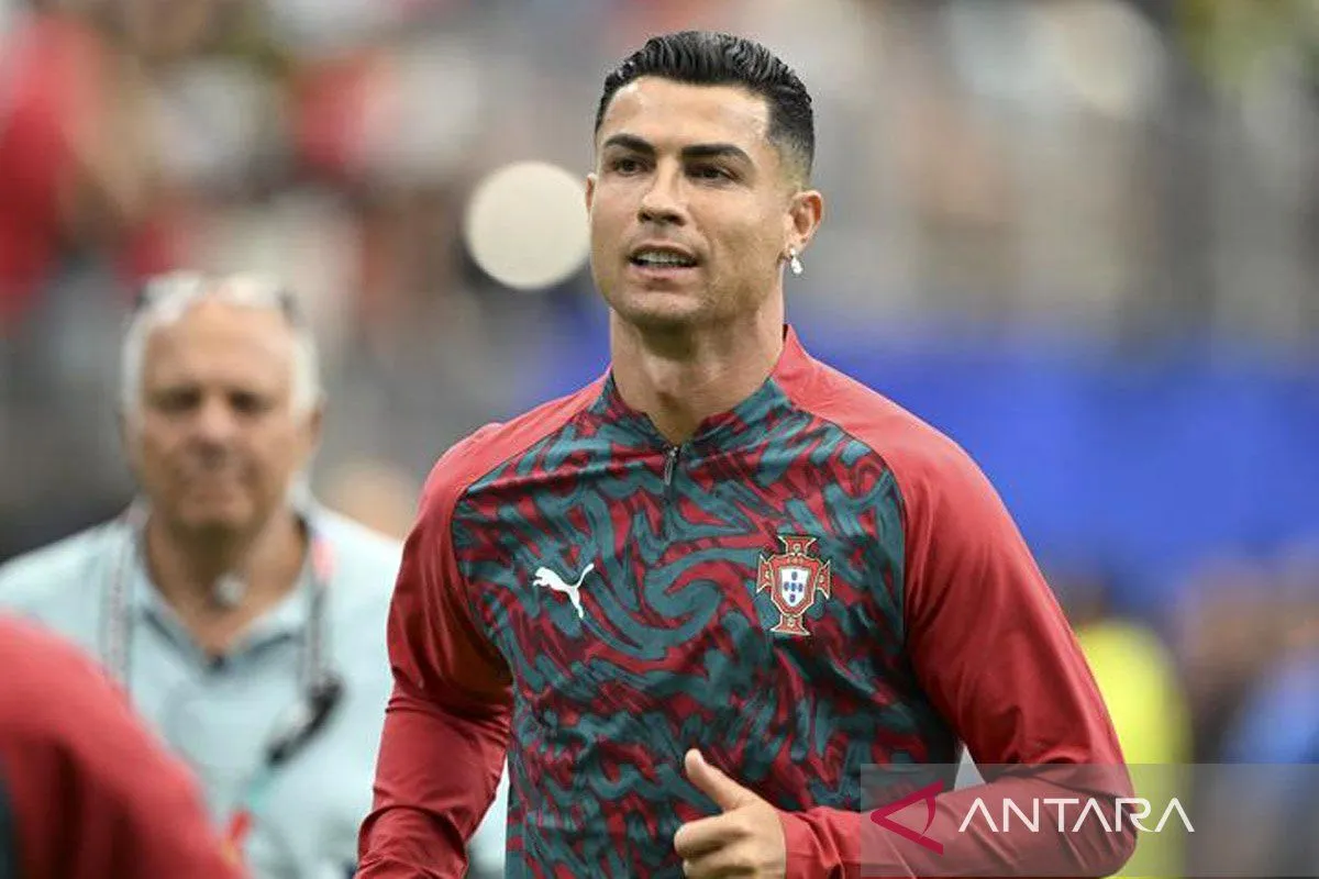 Ronaldo Kirim Pesan untuk Messi, Isinya Bikin Fans Sepak Bola Terharu