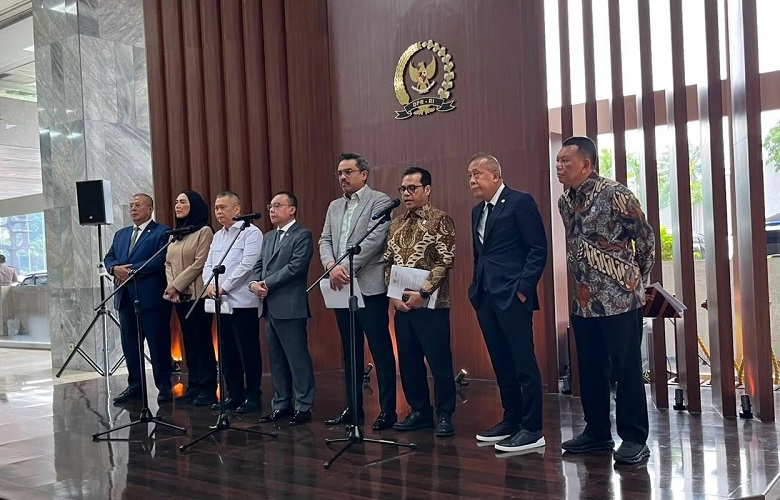 Wamenkomdigi Sebut Perpres Ojol Ditujukan Tingkatkan Pend...