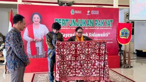 10 Sekolah di Gunungkidul Pamerkan Kreasi Batik Program Sidomukti