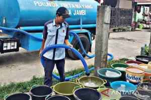 Kemarau Ekstrem, Pemkot Jambi Distribusikan 1,9 Juta Liter Air Bersih untuk Warga