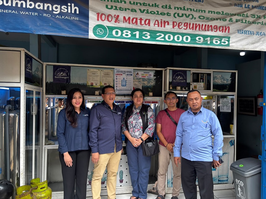 Kemendag Perkuat Penyebaran Informasi Perlindungan Konsumen Melalui Publikasi Poster di Depot Air Minum Isi Ulang.