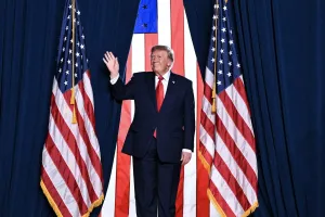 Trump Dorong Xi Perbaiki Hu...