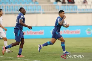 Arema FC Ditahan Imbang Bhayangkara FC 2-2C