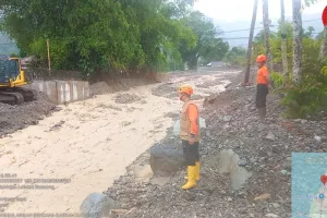 Hujan Deras di Agam, BPBD Pantau Kondisi Sungai Batang Kumayo.