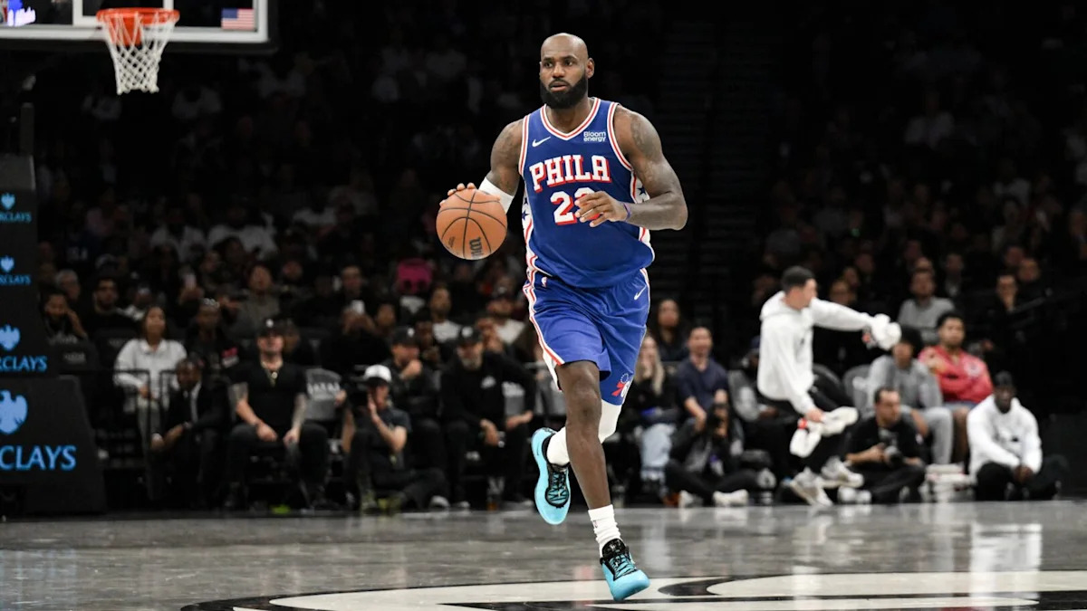 LeBron James Bersinar d Laga Debut Pramusim, Tapi 76ers K...