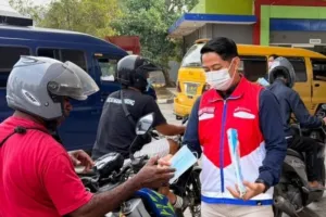 Bantu Masyarakat Hadapi Dampak Asap, PT Pertamina Bagikan 1.000 Masker Gratis di Dua SPBU di Sorong