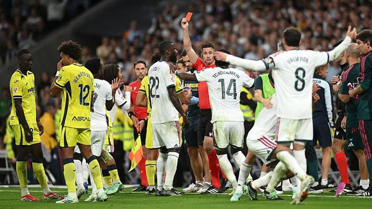 Hasil Liga Spanyol: Vinicius Junior Diganjar Kartu Merah,...