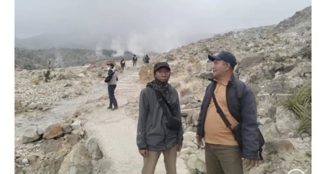 Jalur Pendakian Gunung Papandayan Dibuka Lagi setelah Fen...