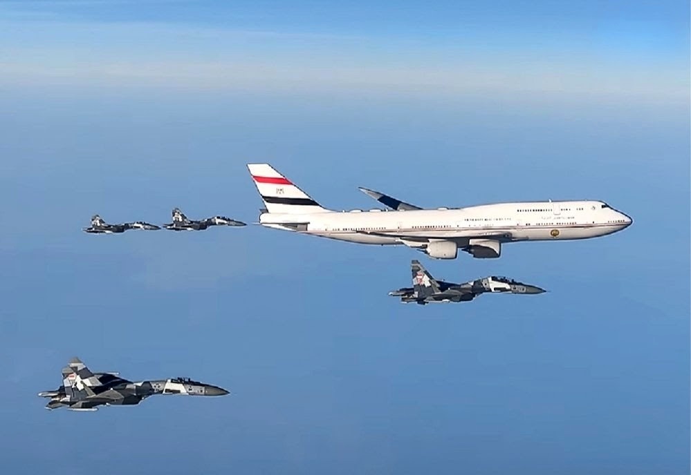 Keren Pol, Sukhoi dan F-16 ...