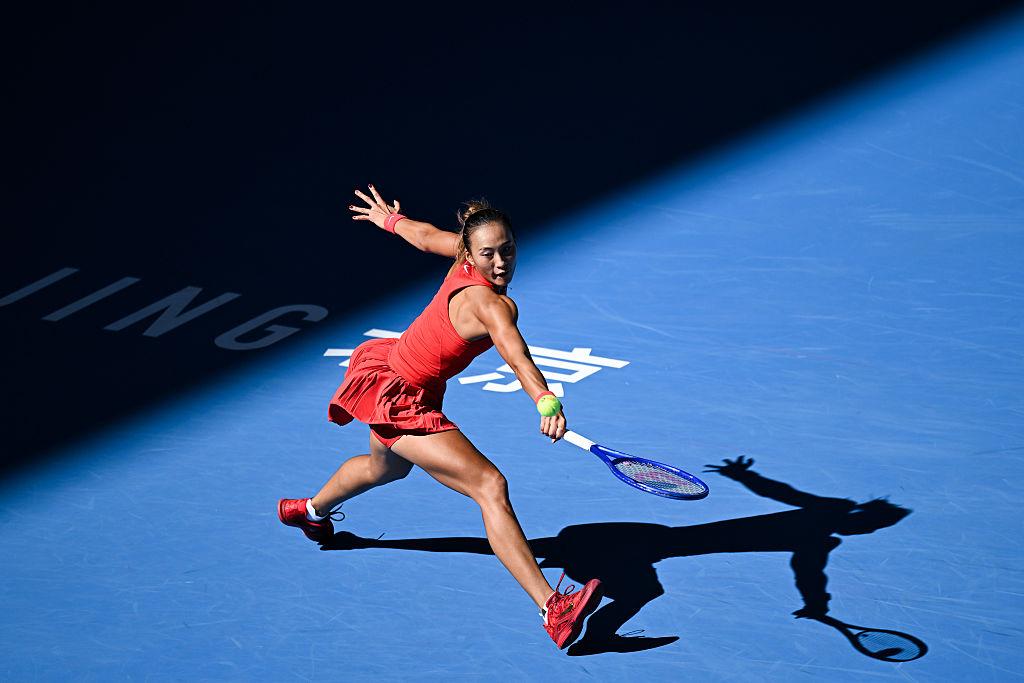 Zheng Qinwen Bangkit, Tantang Mirra Andreeva di Final Chi...