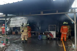 Akibat Korsleting Listrik, Lima Rumah di Jakarta Utara Ludes Terbakar 