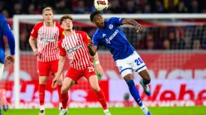 Bundesliga Jerman: Bermain dengan 10 Orang, Freiburg Cetak Gol Menit Akhir untuk Puncaki Klasemen 