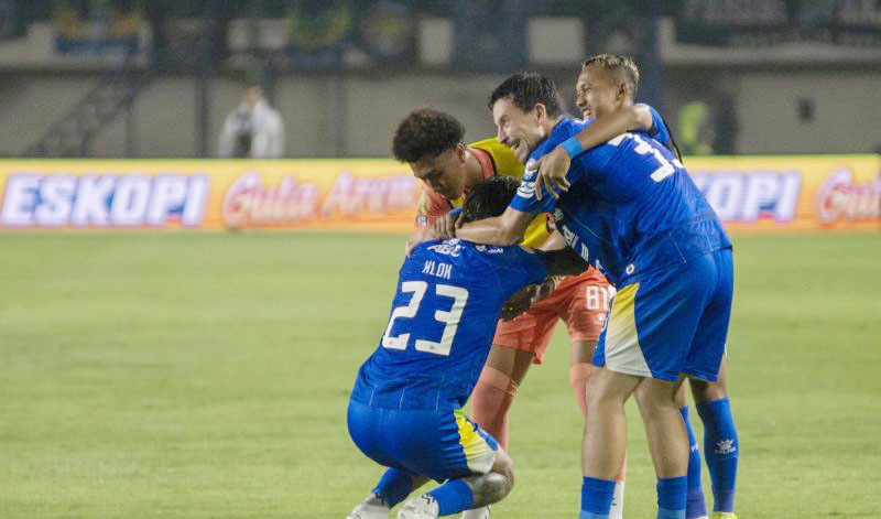 Daya Juang Maung Bandung Pantang Menyerah: Marc Klok Bangga Mentalitas Tim Persib