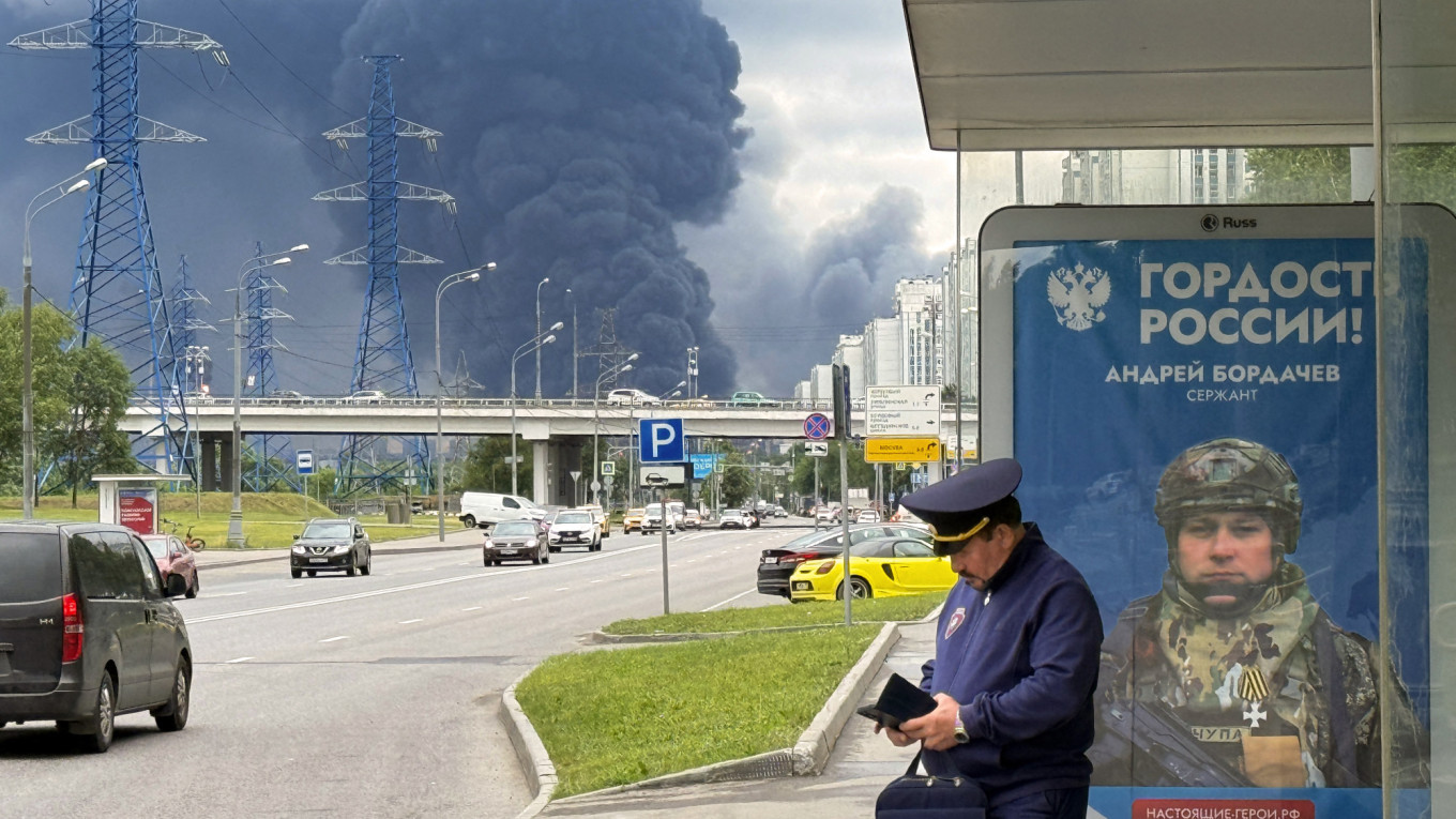 Gara-Gara Pasokan Diesel Dunia, Trump Desak Ukraina Setop...