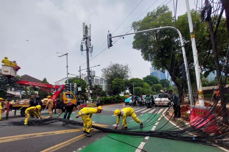Jelang Peringatan Lima Abad Kota Jakarta, Pemprov DKI Tata Kabel Udara secara Bertahap 