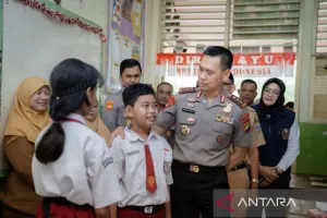 Kapolda Metro Jaya Ajak Siswa SD Biasakan Disiplin dan Peduli Sesama.