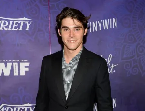 Bintang Serial "Breaking Bad", RJ Mitte Meninggal Dunia pada Usia 34 Tahun