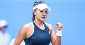 Guo Hanyu Tumbangkan Unggulan ke-12 di Wuhan, Berjuang di Tengah Kabar Ayah Kritis