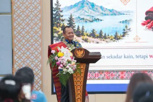 Menperin Sarmuji Tegaskan Ulos Harus Menghidupi Perajin, Bukan Sekadar Dilestarikan