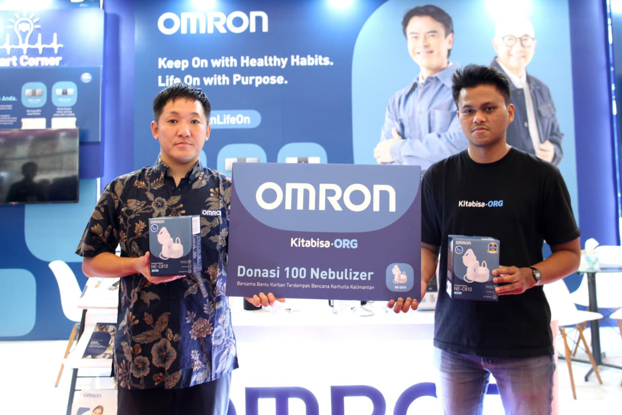 OMRON dan Kitabisa Salurkan 100 Nebulizer ke Tiga Wilayah Terdampak Karhutla