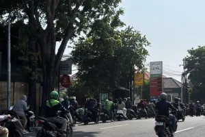 Pasokan BBM Segera Normal, Gubernur Wayan Koster Minta Warga Bali Tenang 