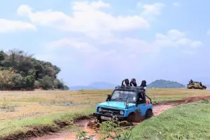 Sumedang Kembangkan Wisata Petualangan Jeep Fun Offroad di Kaki Gunung Tampomas