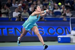 Shi Han Bikin Kejutan di Wuhan, Tumbangkan Alexandra Eala Setelah Bangkit dari Ketertinggalan