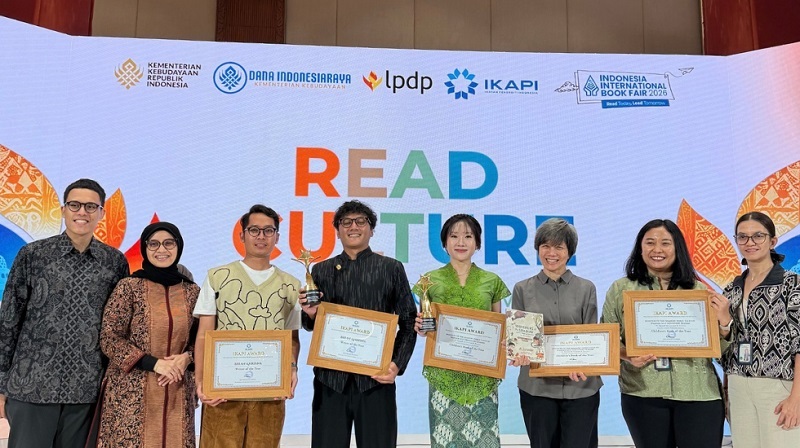 Dari Sastra Populer hingga Buku Anak, Dua Penulis Grasind...