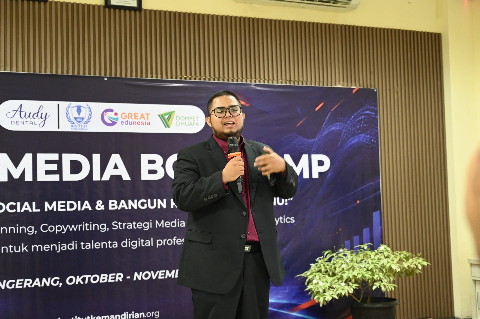 Dompet Dhuafa dan Audy Dental Gelar Bootcamp Social Media...