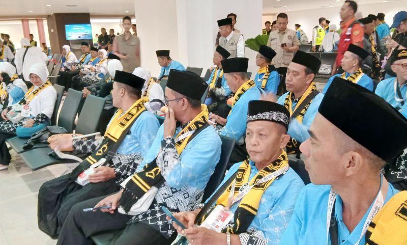 Imbas Bandara King Khalid di Riyadh Dibom, 400 Jemaah Umr...