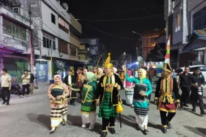 Karnaval Budaya Baubau ke-458, Tradisi Leluhur Tanah Wolio Tetap Lestari  Salin judul.