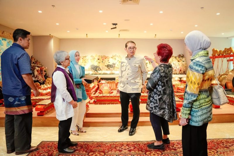 Menteri Kebudayaan Akan Ajukan Tenun Indonesia ke UNESCO