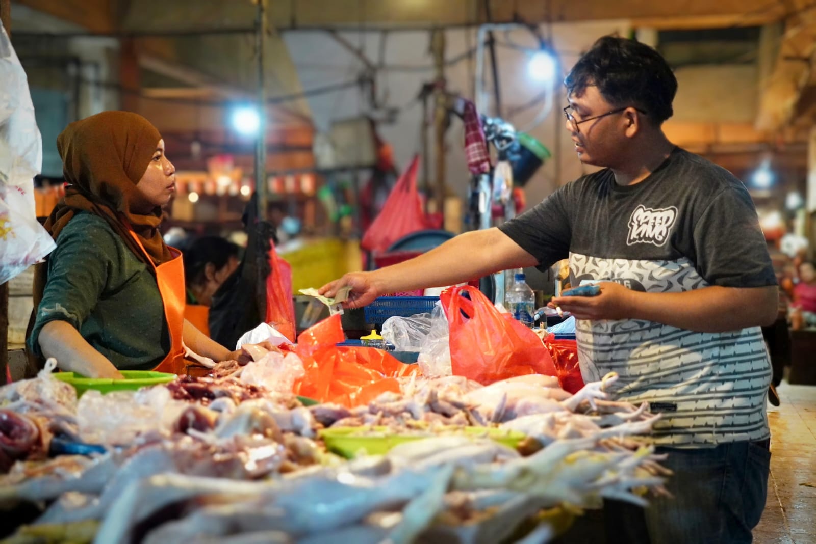 Peternak Dicekik Rp19 Ribu, Konsumen Diperas Rp40 Ribu! DPR Soroti Middleman Ayam