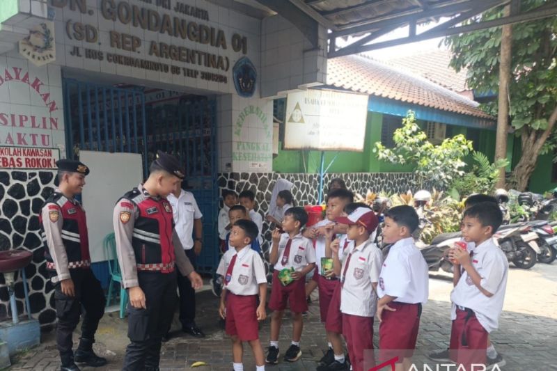 Polda Metro Jaya Sambangi 7 Sekolah di Jakarta, Perkuat K...