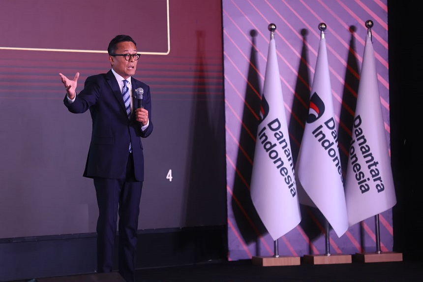 Transformasi Berorientasi Pelanggan, PLN Raih Sector Champion dan Runner Up BUMN Layanan Terbaik Danantara Indonesia CX100 Award 2026.