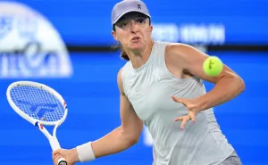 Wuhan Open: Swiatek Ukir Rekor Kemenangan WTA 1000, Svitolina Lolos dari Hadangan Samsonova
