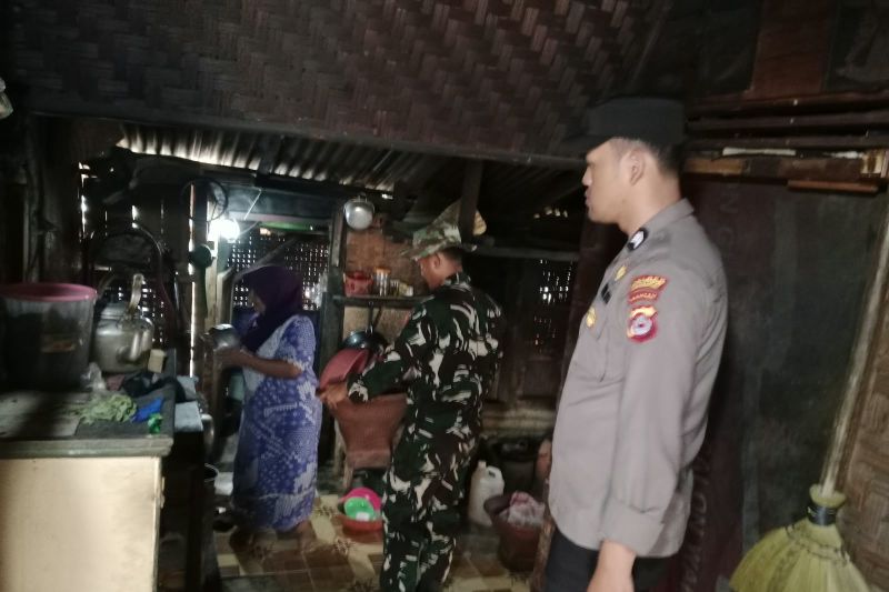 Bikin Haru! TNI dan Polri di Lebak Bantu Warga Miliki Rumah Lebih Layak